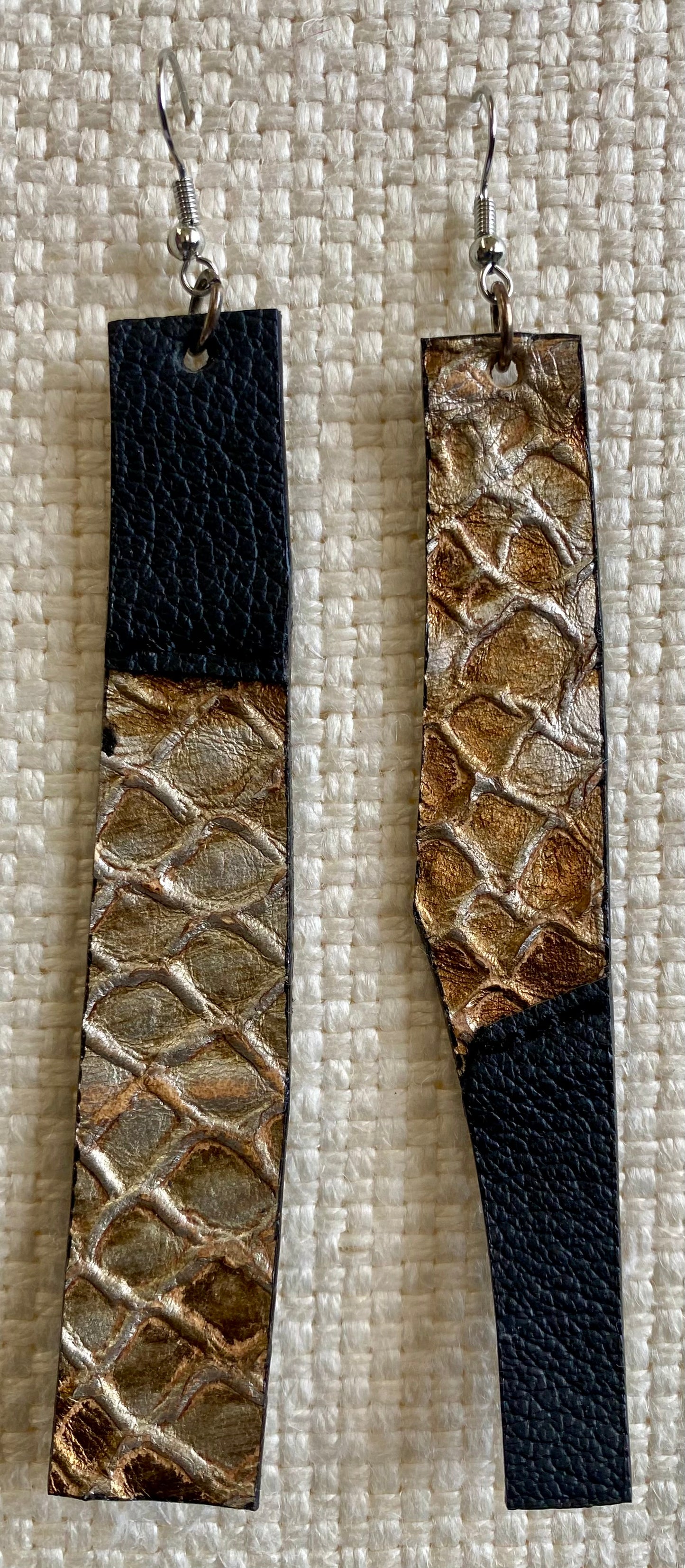 Leather Earrings-Length of the longest side -4’